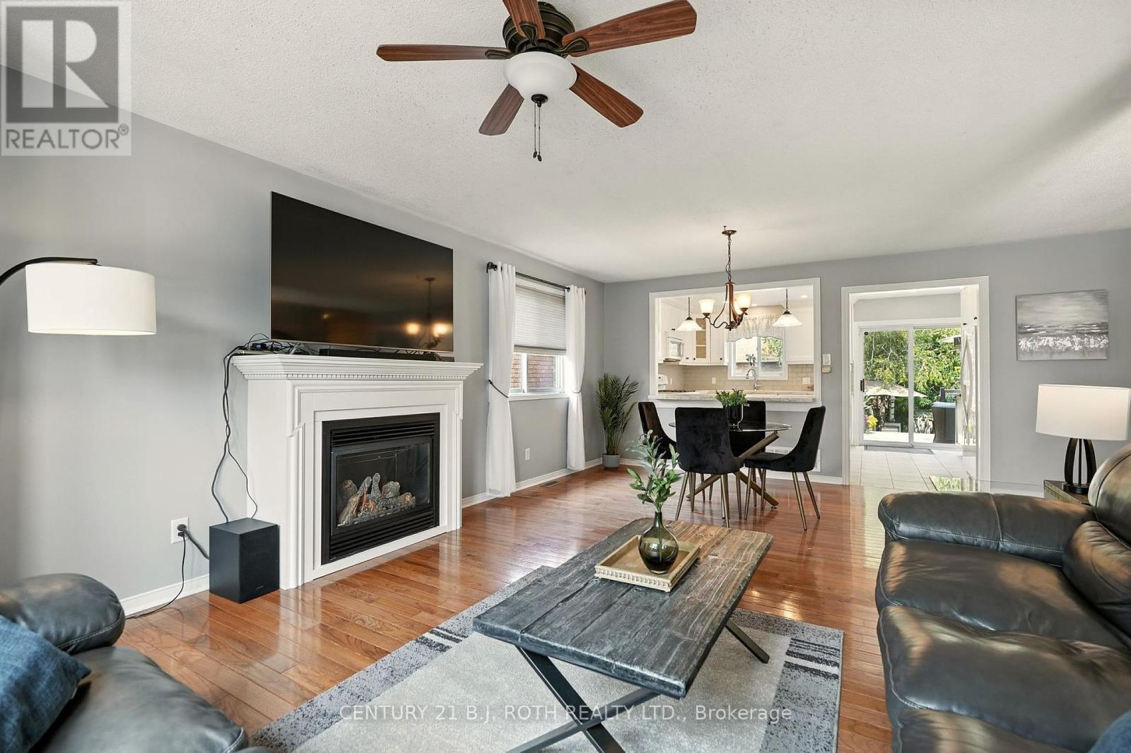 188 Mapleton Avenue, Barrie, Ontario  L4N 8T6 - Photo 9 - S12438001