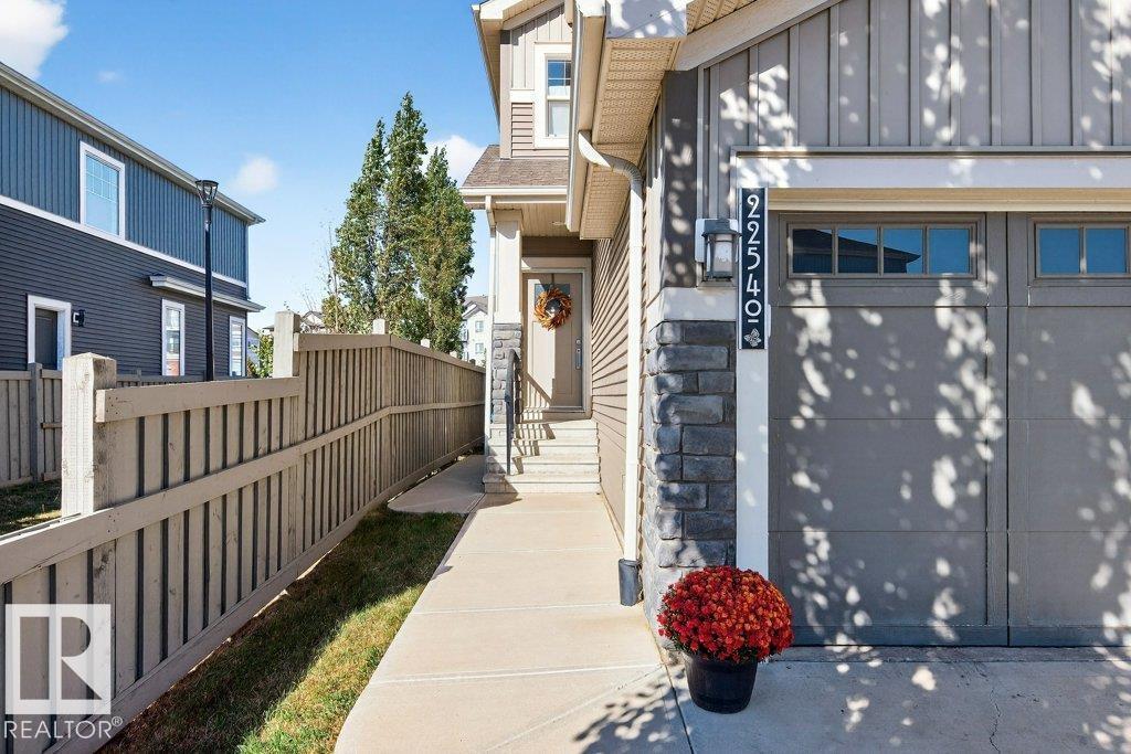 22540 82 Av Nw Nw, Edmonton, Alberta  T5T 7G1 - Photo 2 - E4460475