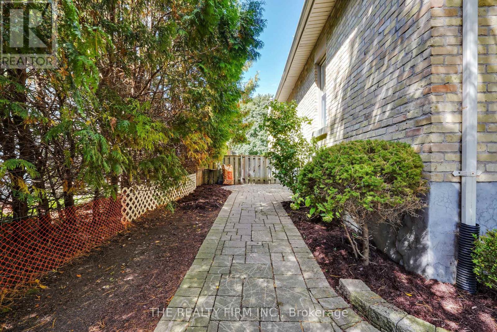 230 Edinburgh Street, London North, Ontario  N6H 1M3 - Photo 32 - X12433746