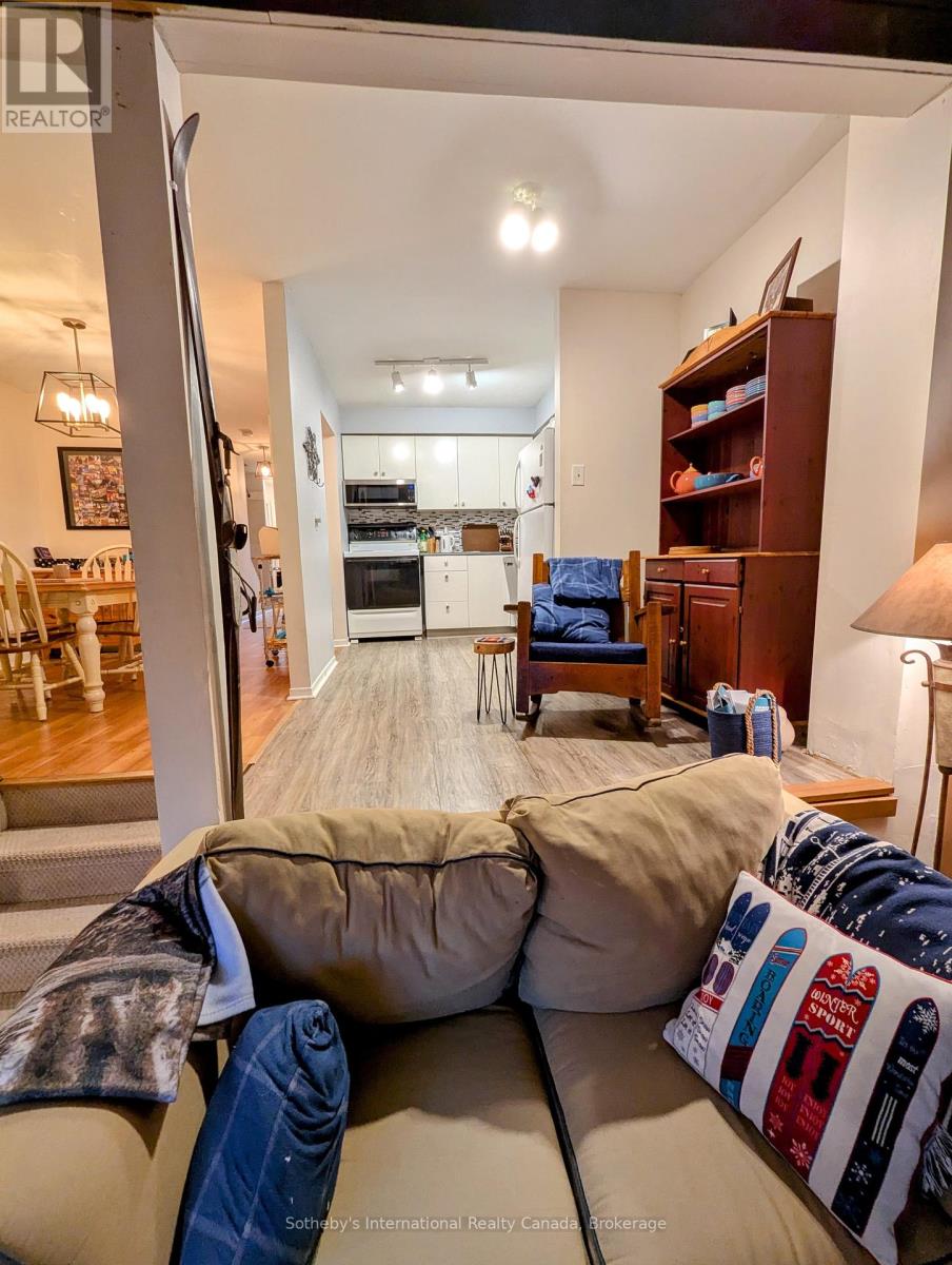 625 Tenth Street, Collingwood, Ontario  L9Y 4K6 - Photo 19 - S12441016