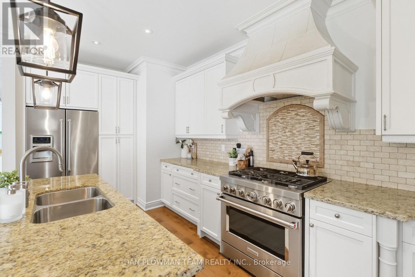 63 North Street, Whitby, Ontario  L1M 0C6 - Photo 11 - E12440865