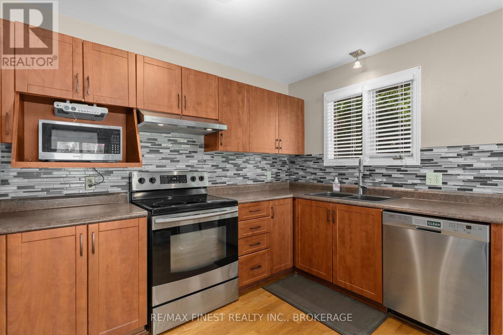 195 Greenlees Drive, Kingston, Ontario  K7K 6P6 - Photo 10 - X12440920