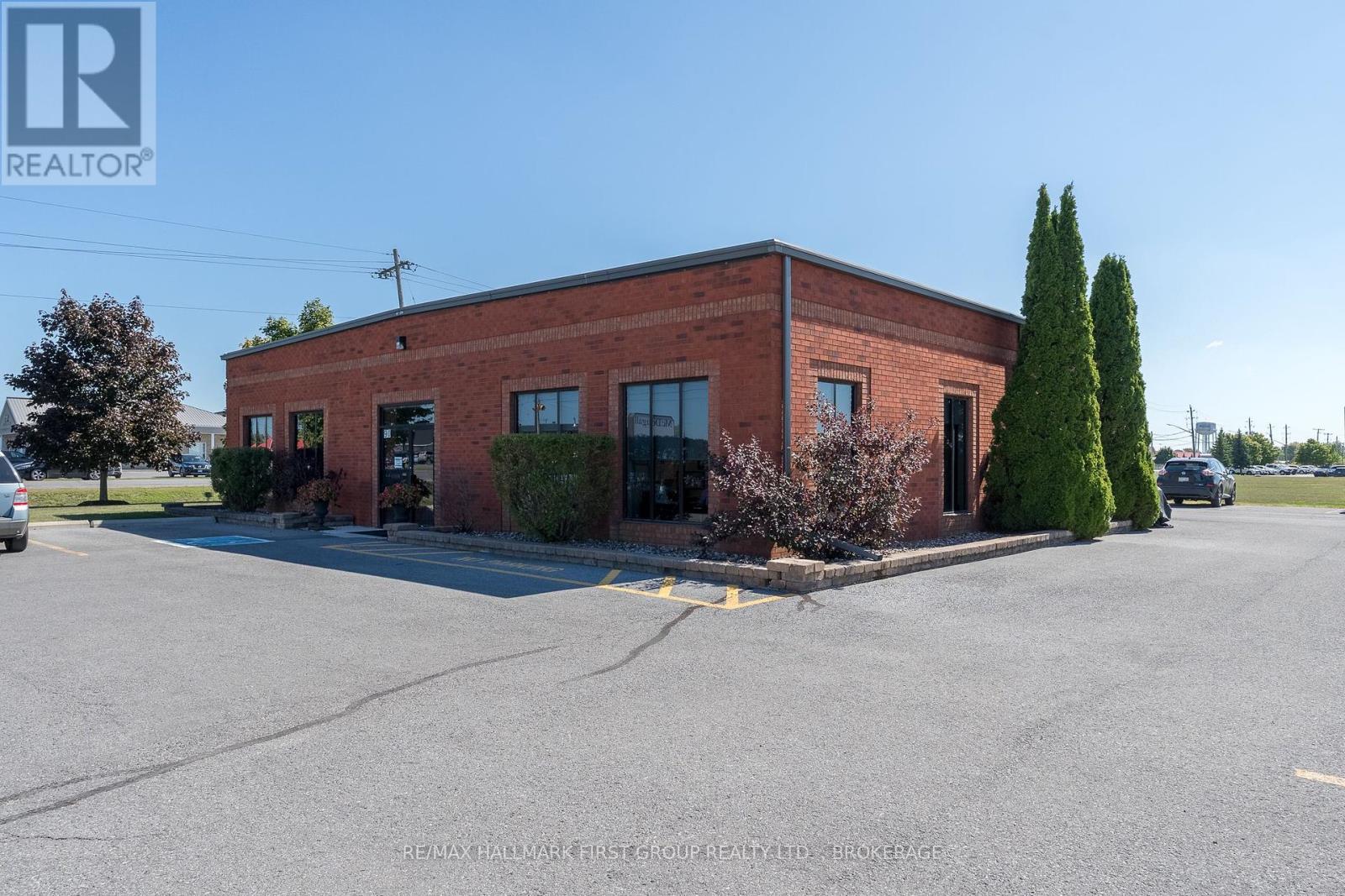 90 Industrial Boulevard, Greater Napanee, Ontario  K7R 4B7 - Photo 2 - X12440985