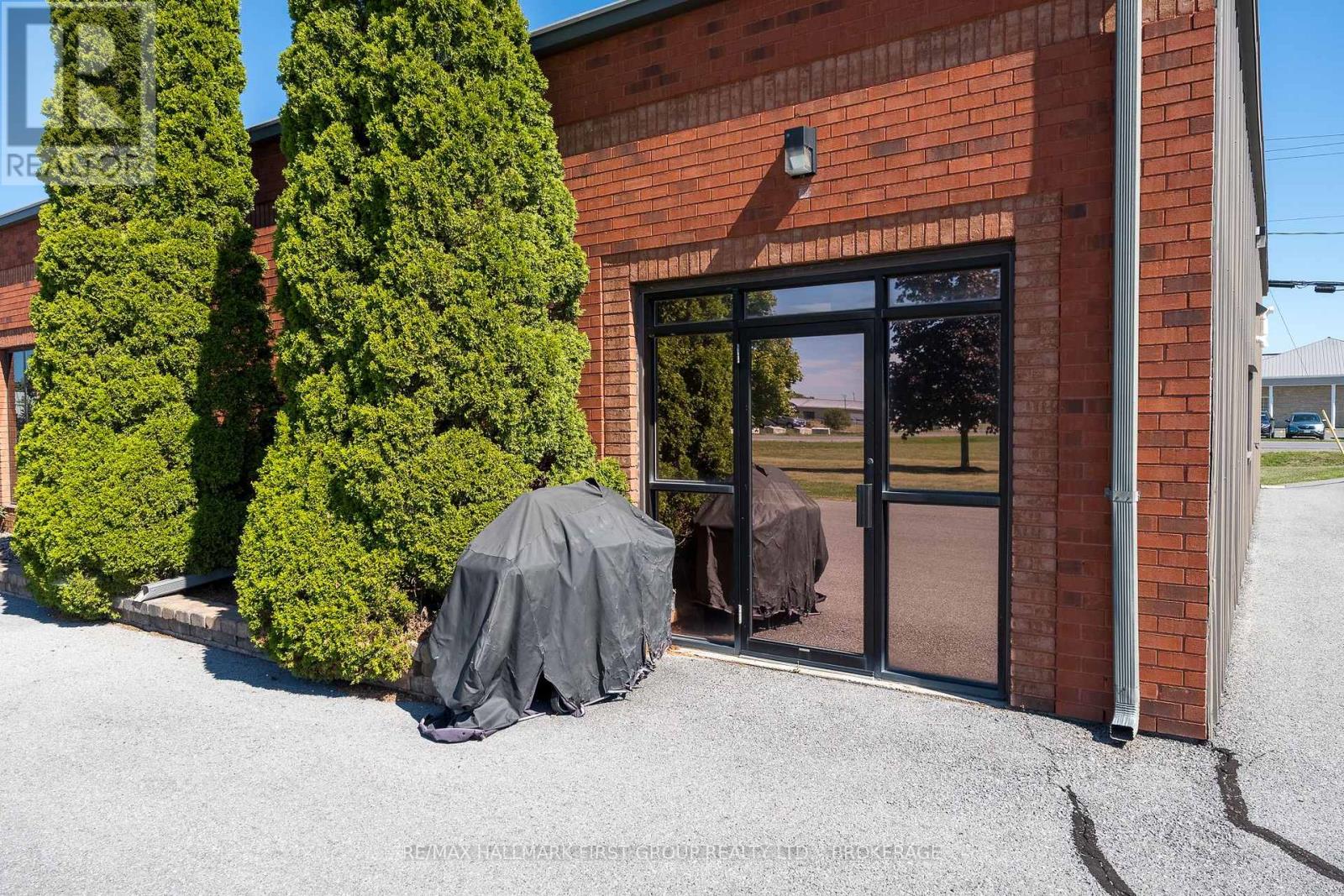 90 Industrial Boulevard, Greater Napanee, Ontario  K7R 4B7 - Photo 7 - X12440985