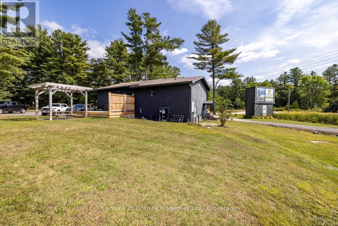 4 & 8 Bartlett Drive, Seguin, Ontario  P2A 2W8 - Photo 4 - X12440937