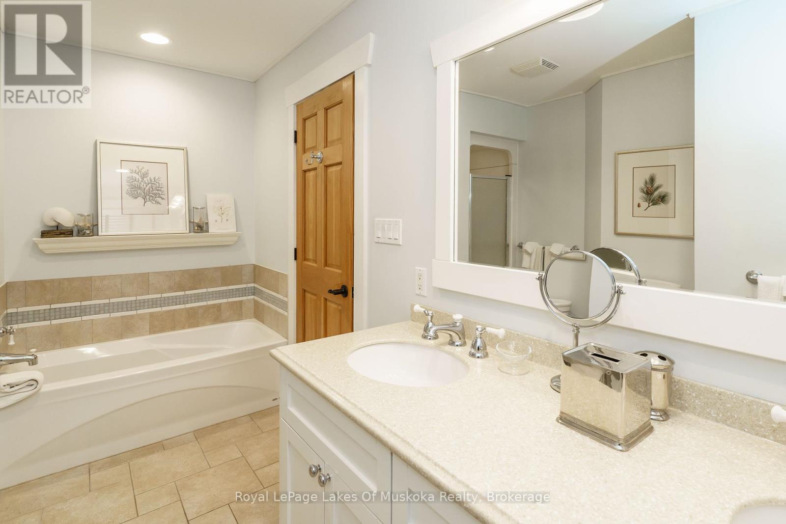 Villa 1, Week 7 - 1020 Birch Glen Road, Lake Of Bays, Ontario  P0B 1A0 - Photo 27 - X12440950