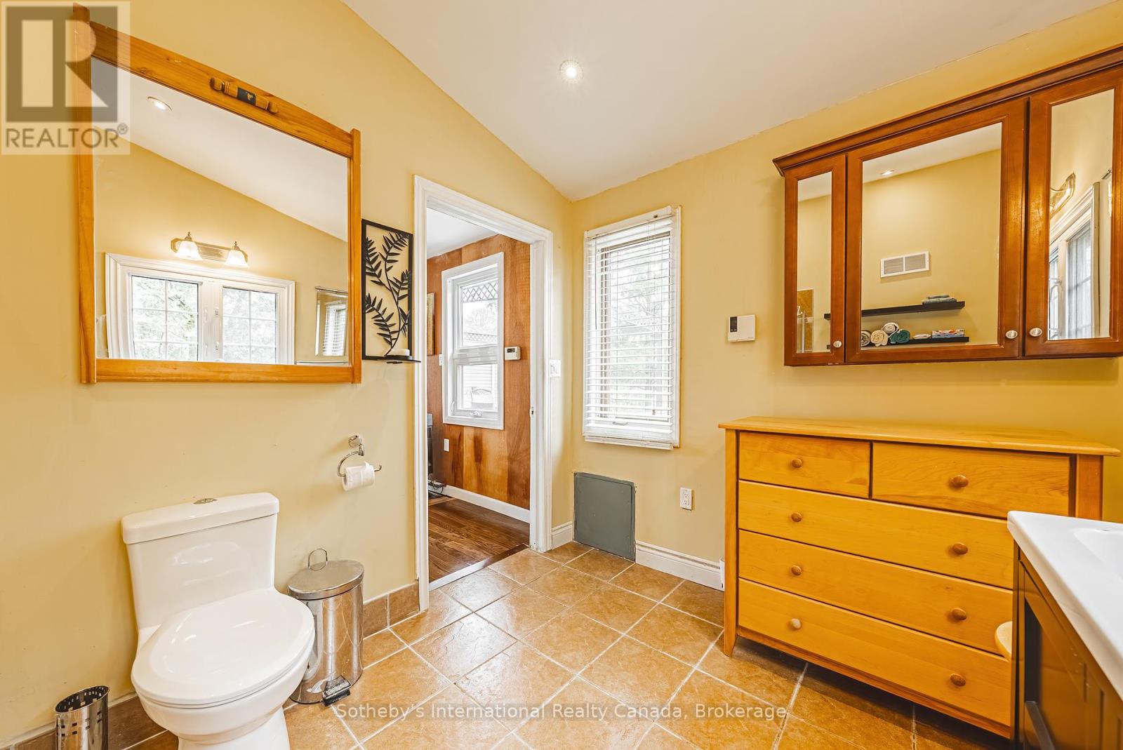 1680 Old Brock Street, Norfolk, Ontario  N0E 1W0 - Photo 24 - X12440998
