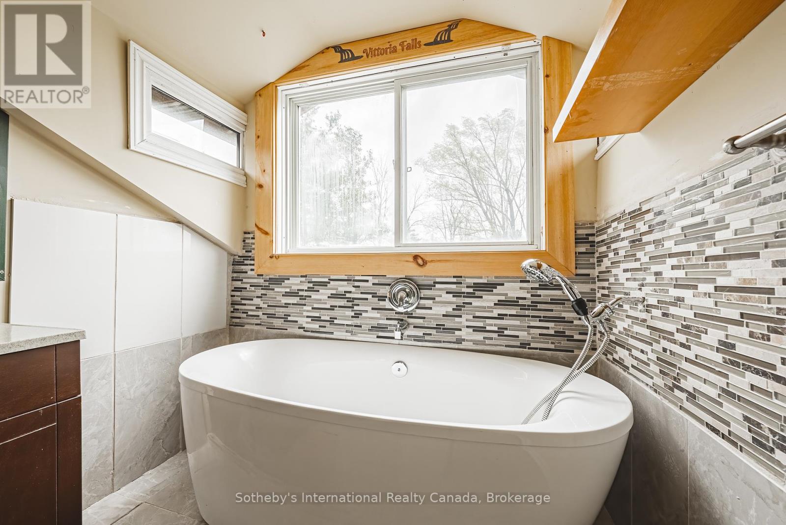 1680 Old Brock Street, Norfolk, Ontario  N0E 1W0 - Photo 27 - X12440998