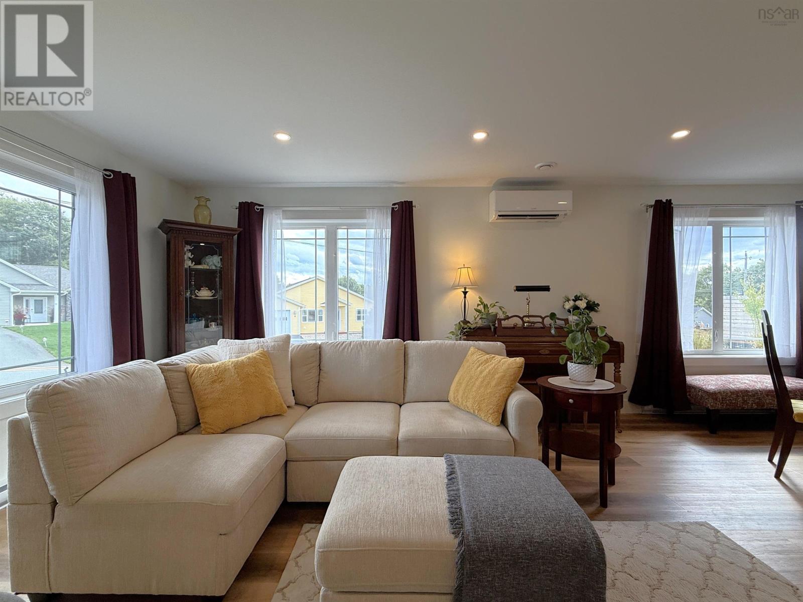 15 Dr Ernst Court, Bridgewater, Nova Scotia  B4V 9A3 - Photo 9 - 202523922