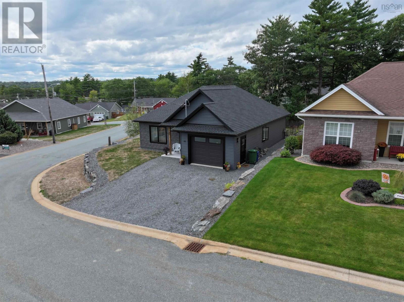 15 Dr Ernst Court, Bridgewater, Nova Scotia  B4V 9A3 - Photo 4 - 202523922