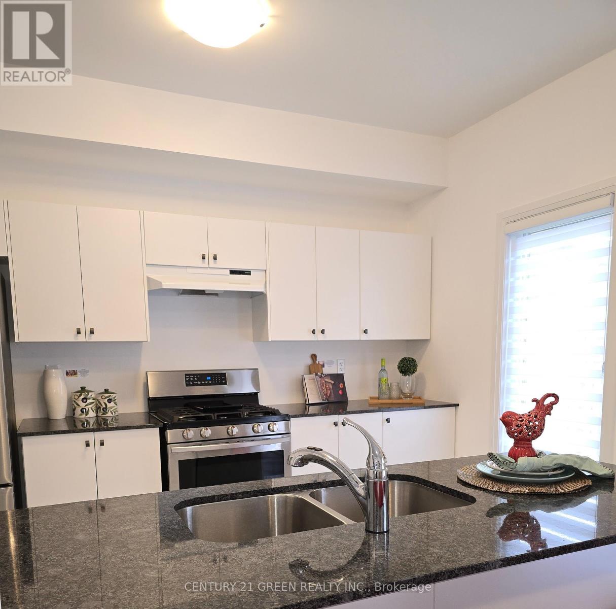 49 Koda Street, Barrie (Holly), Ontario  L9J 0H7 - Photo 13 - S12438738