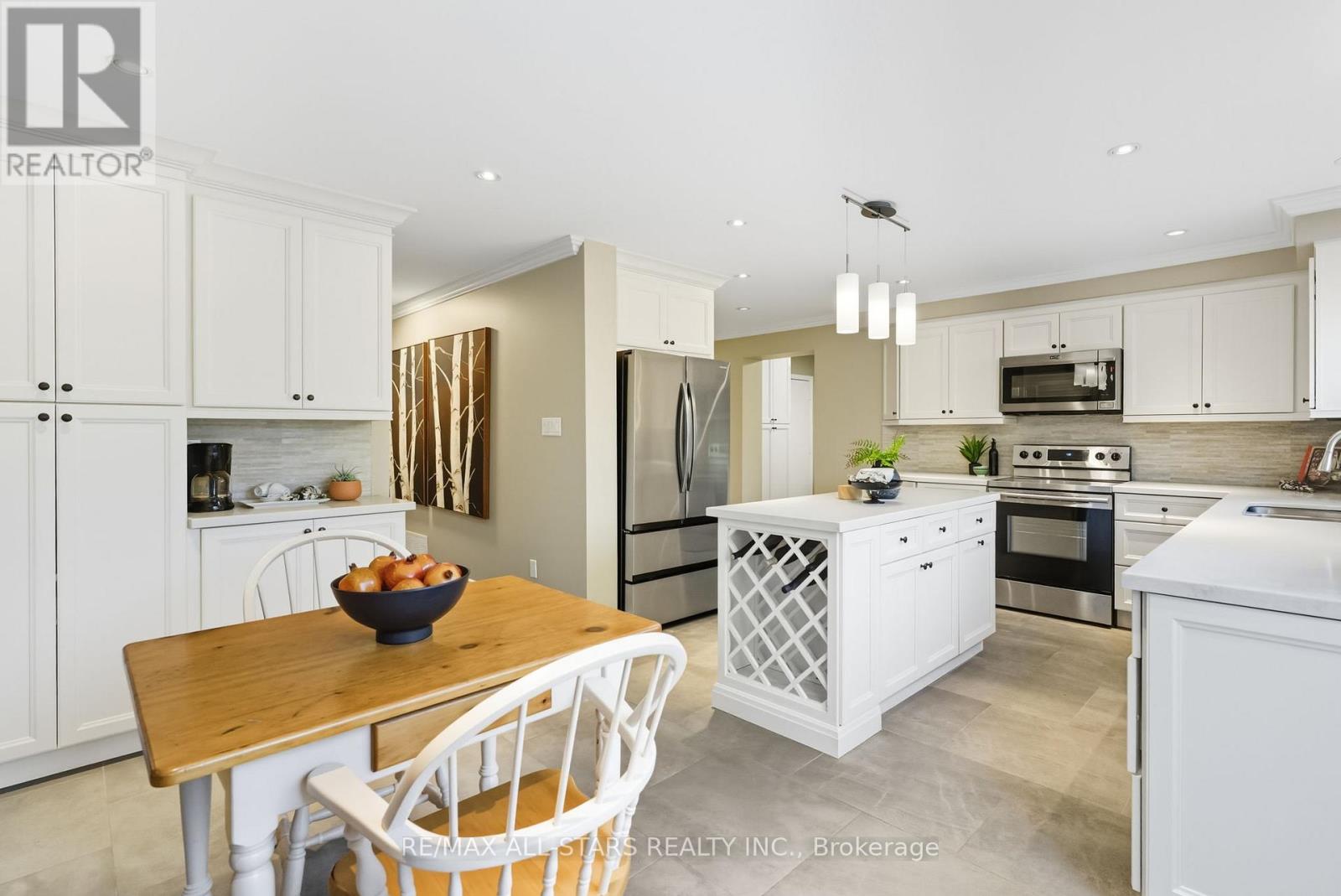 23 Bolton Drive, Uxbridge, Ontario  L9P 1A3 - Photo 6 - N12440808