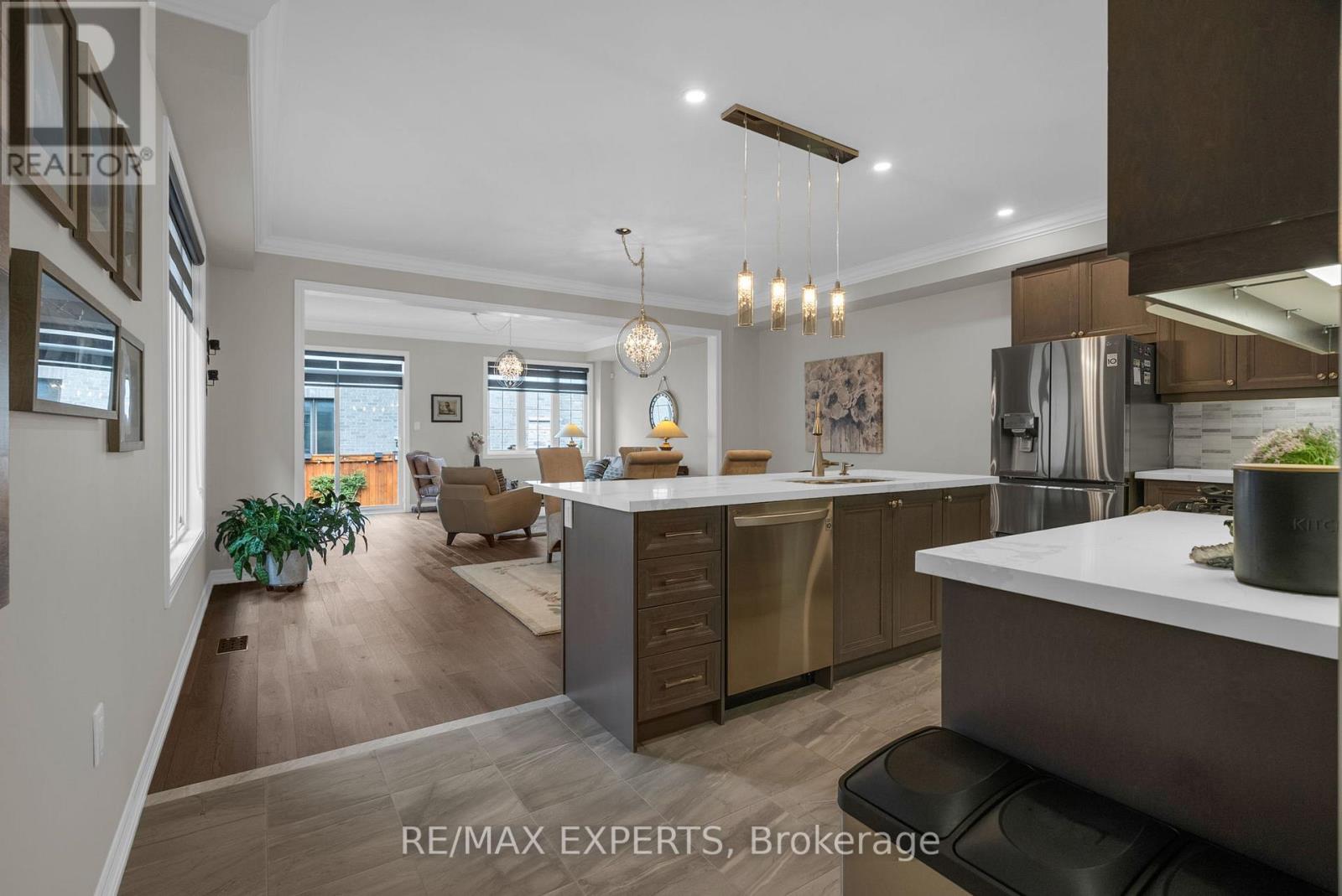 92 Robb Thomson Road, East Gwillimbury, Ontario  L0G 1M0 - Photo 11 - N12440823
