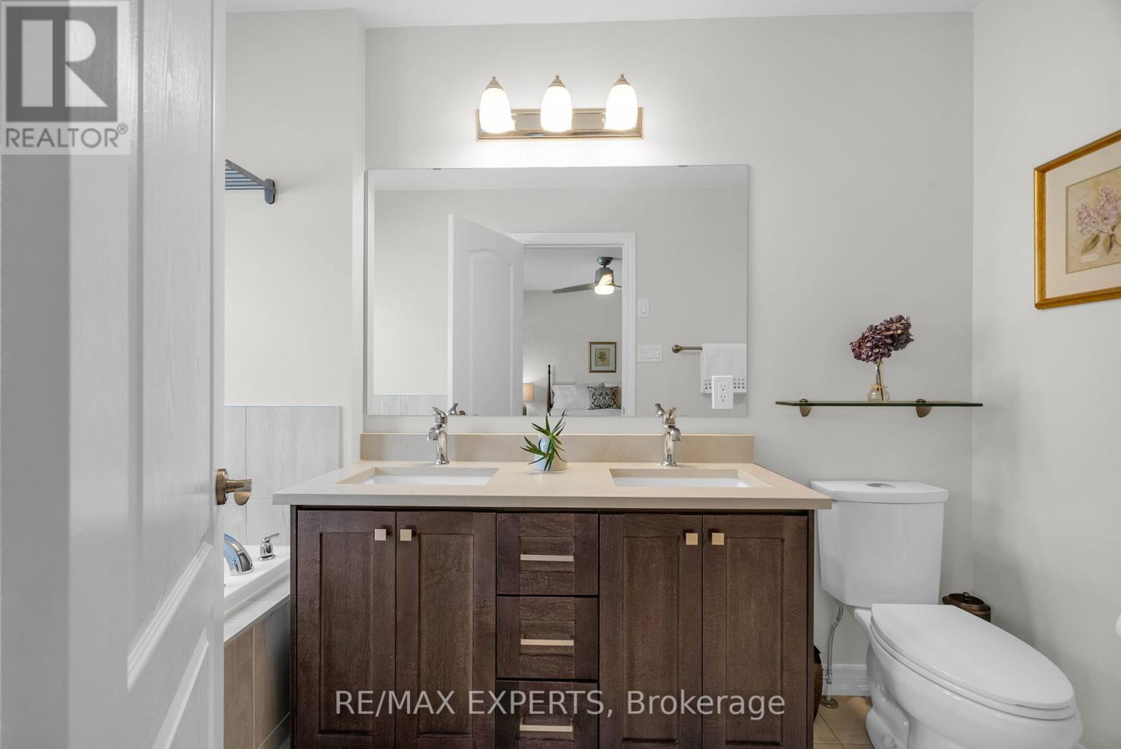 92 Robb Thomson Road, East Gwillimbury, Ontario  L0G 1M0 - Photo 42 - N12440823