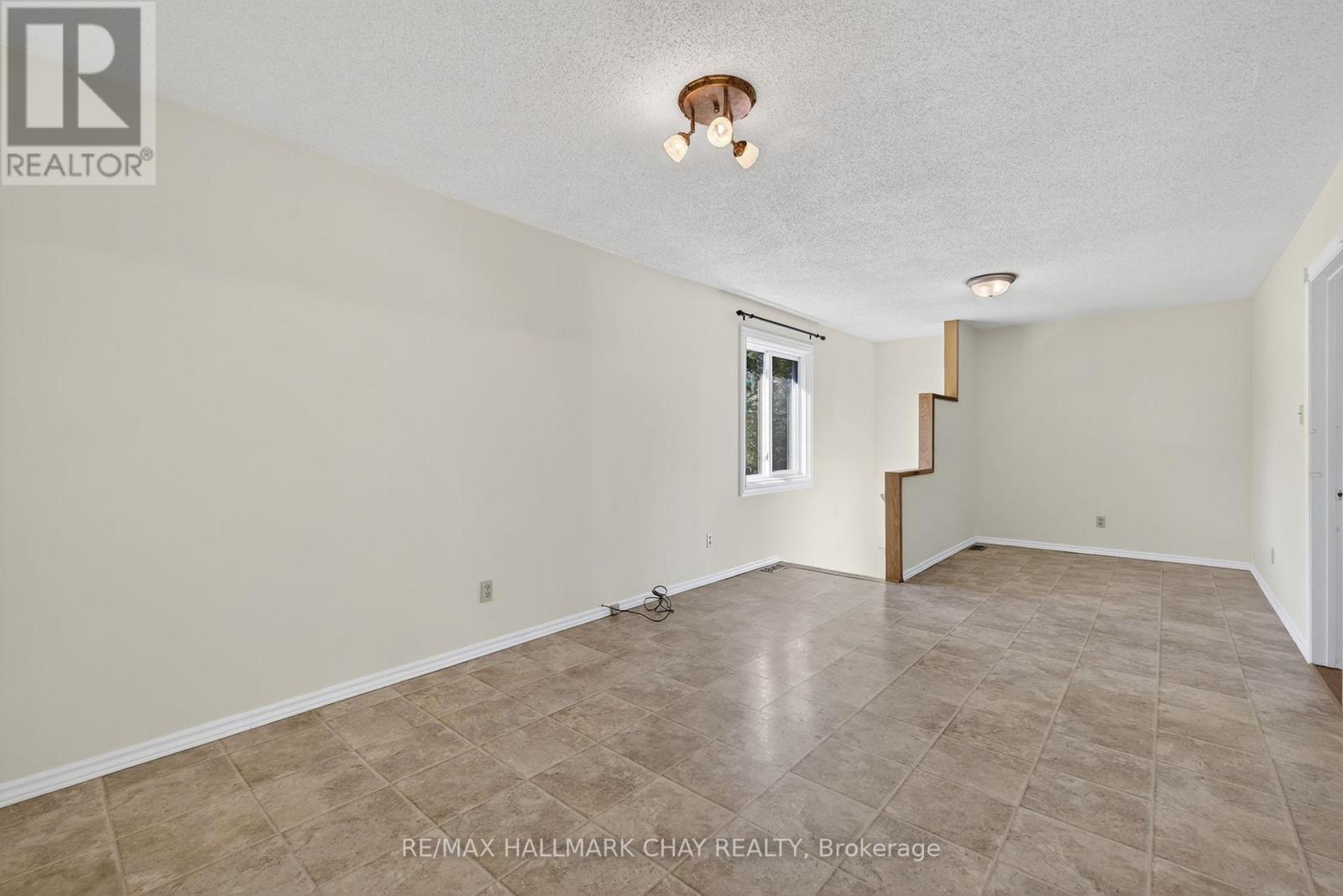 25992 Mccowan Road, Georgina, Ontario  L0E 1R0 - Photo 10 - N12440846