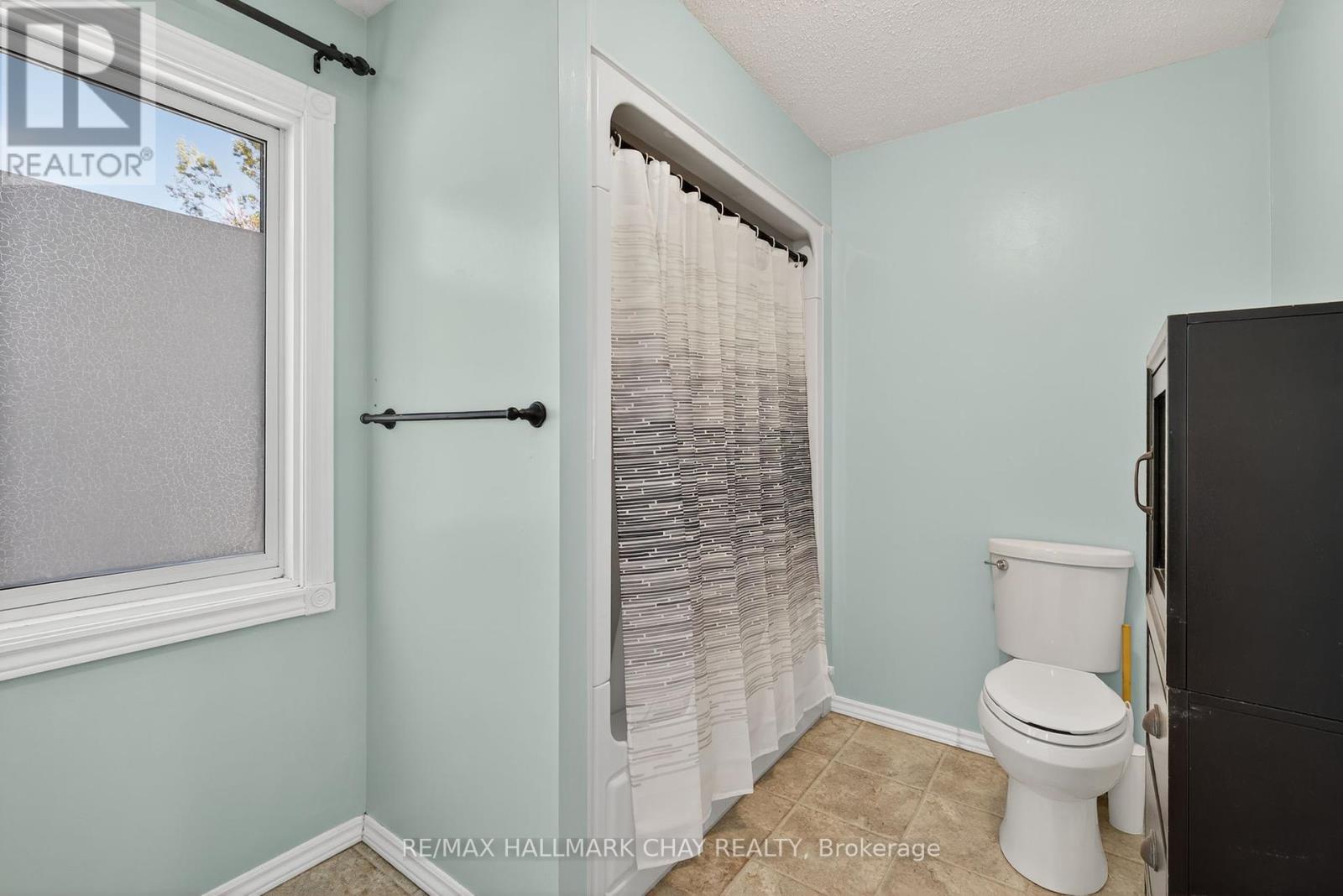 25992 Mccowan Road, Georgina, Ontario  L0E 1R0 - Photo 17 - N12440846