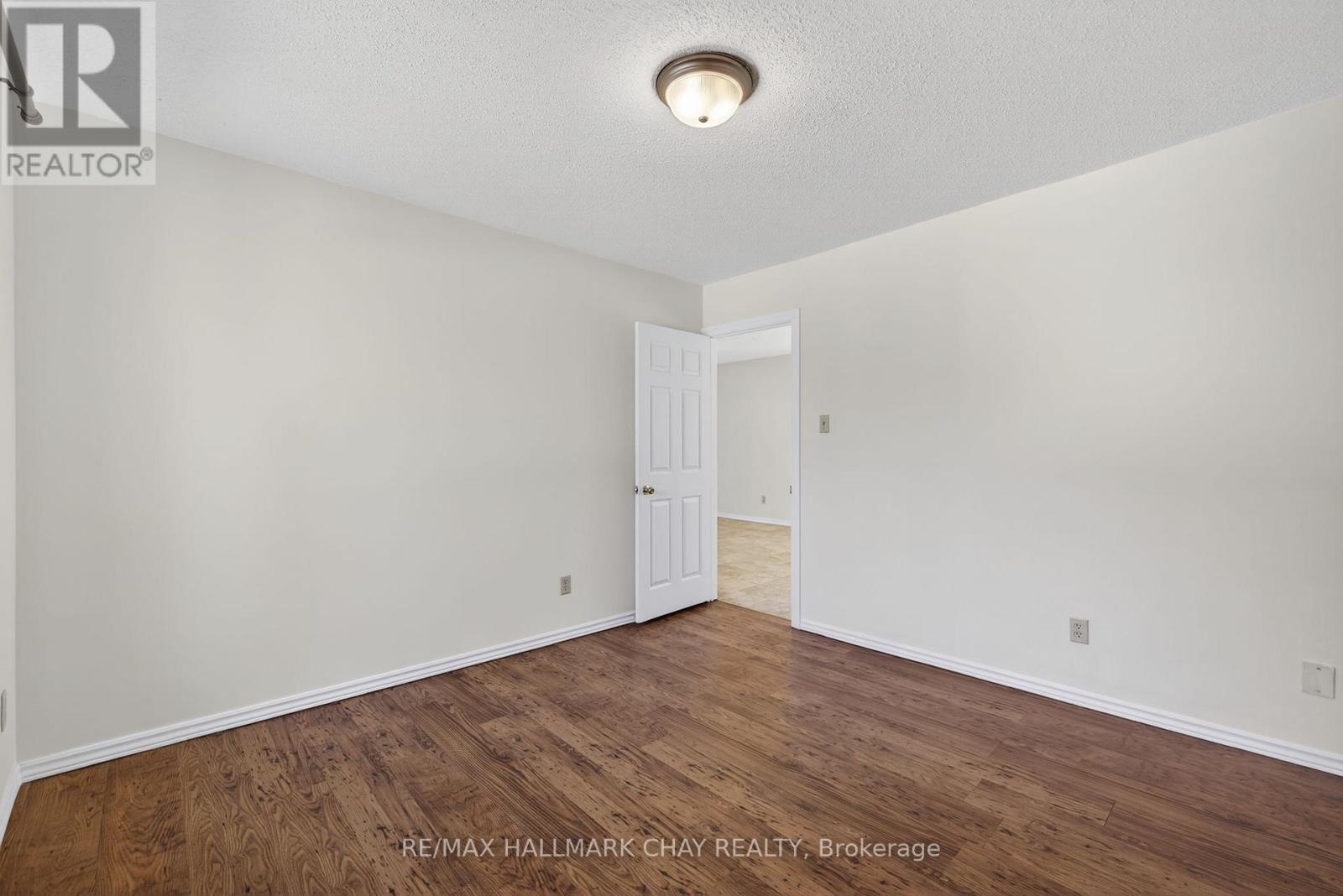 25992 Mccowan Road, Georgina, Ontario  L0E 1R0 - Photo 19 - N12440846