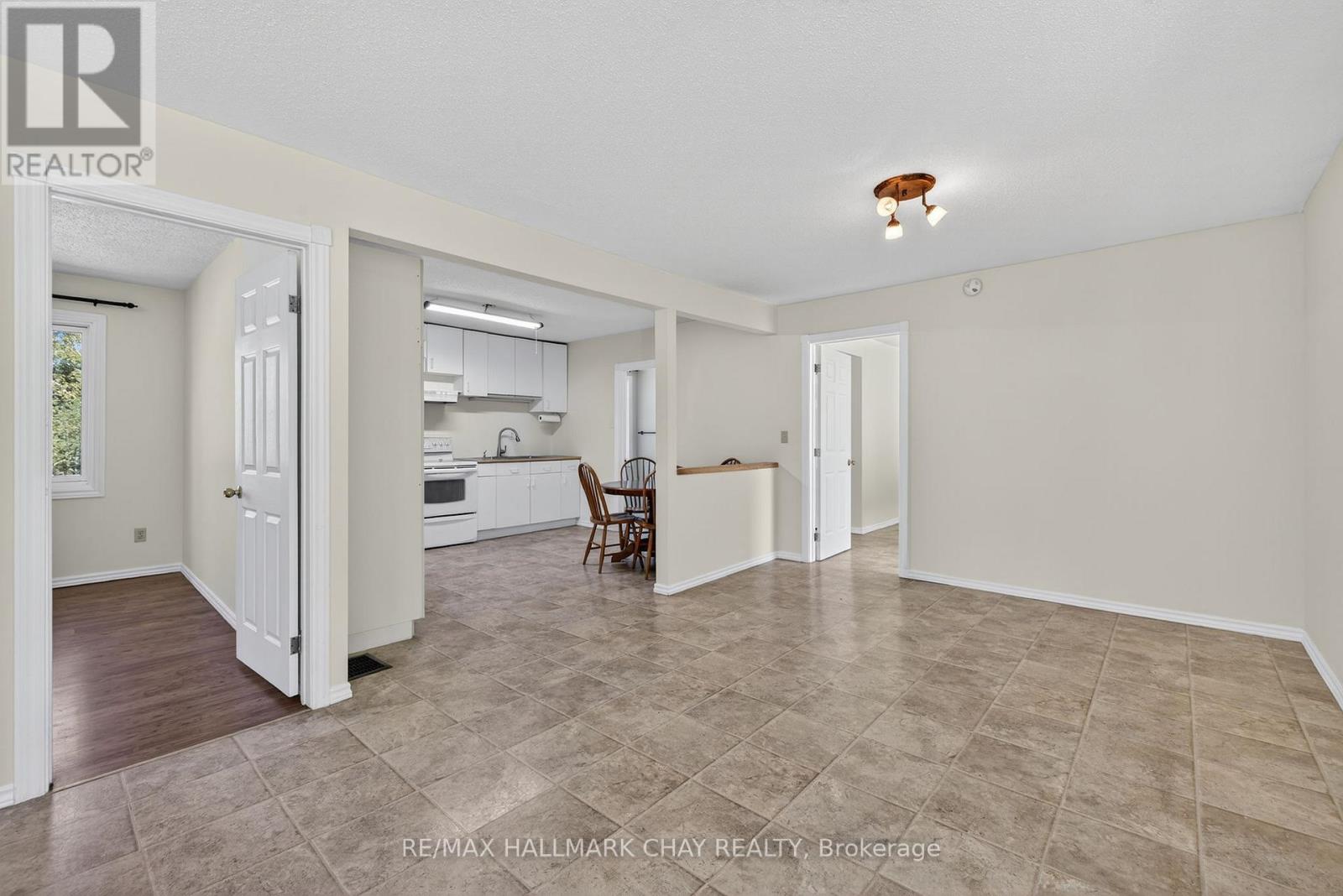 25992 Mccowan Road, Georgina, Ontario  L0E 1R0 - Photo 6 - N12440846