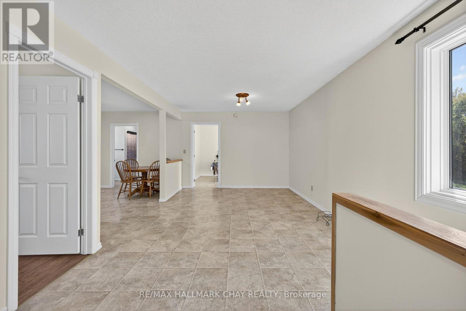 25992 Mccowan Road, Georgina, Ontario  L0E 1R0 - Photo 8 - N12440846