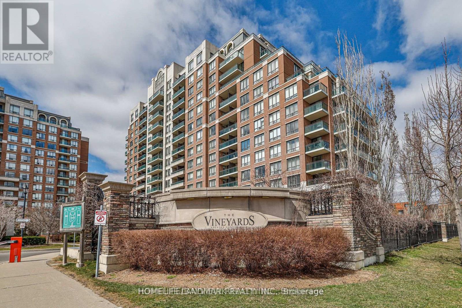 514 - 310 Red Maple Road W, Richmond Hill, Ontario  L4C 0T7 - Photo 2 - N12440859