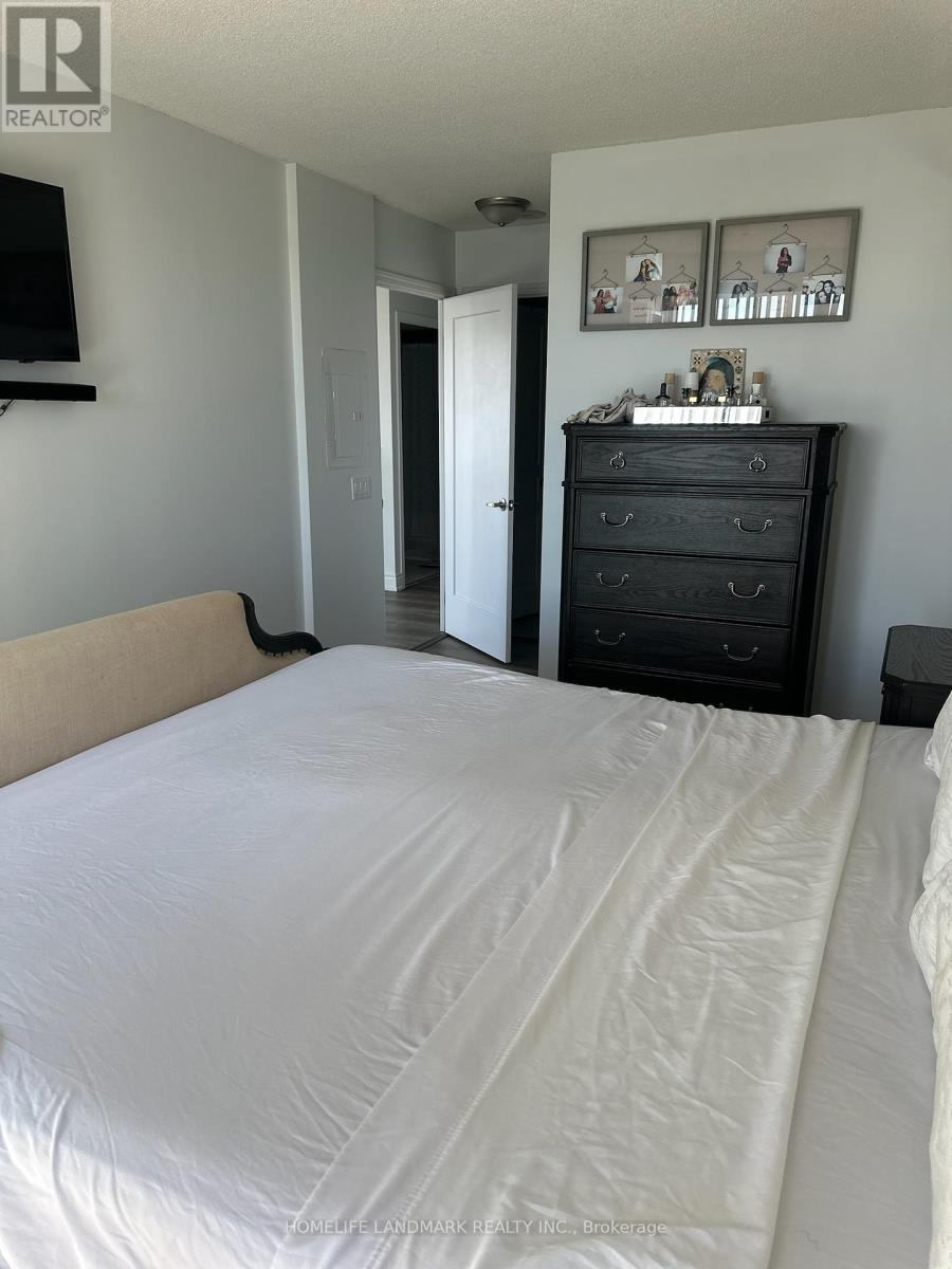 514 - 310 Red Maple Road W, Richmond Hill, Ontario  L4C 0T7 - Photo 4 - N12440859