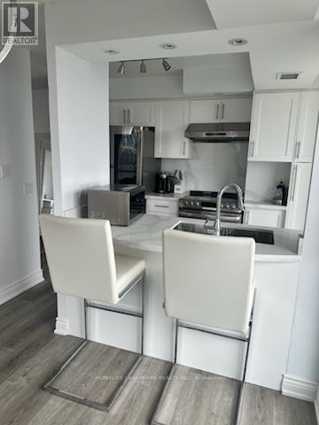 514 - 310 Red Maple Road W, Richmond Hill, Ontario  L4C 0T7 - Photo 8 - N12440859