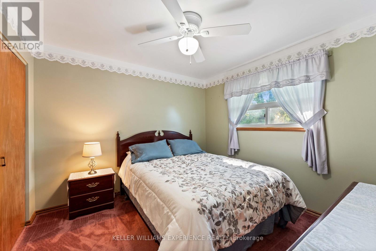 6 Sandsprings Crescent, Essa (Angus), Ontario  L0M 1B0 - Photo 10 - N12440864