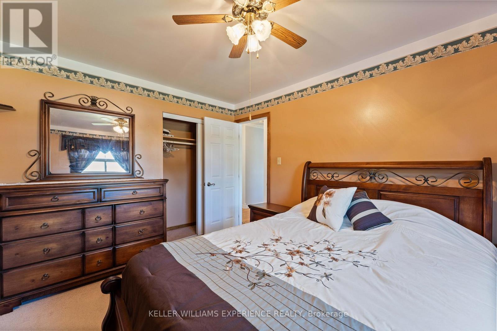 6 Sandsprings Crescent, Essa (Angus), Ontario  L0M 1B0 - Photo 12 - N12440864