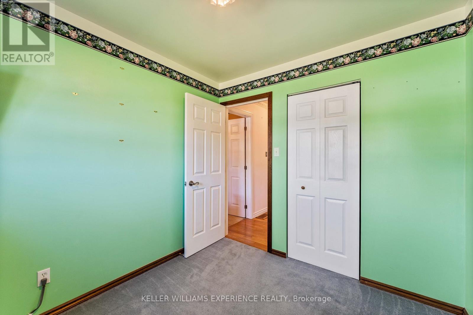 6 Sandsprings Crescent, Essa (Angus), Ontario  L0M 1B0 - Photo 14 - N12440864