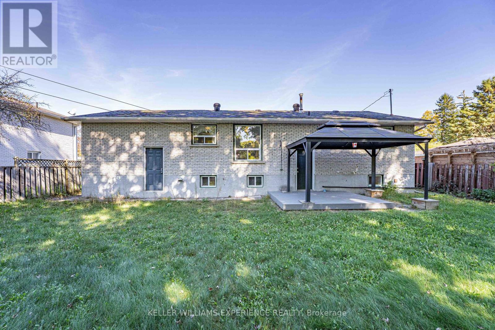 6 Sandsprings Crescent, Essa (Angus), Ontario  L0M 1B0 - Photo 23 - N12440864