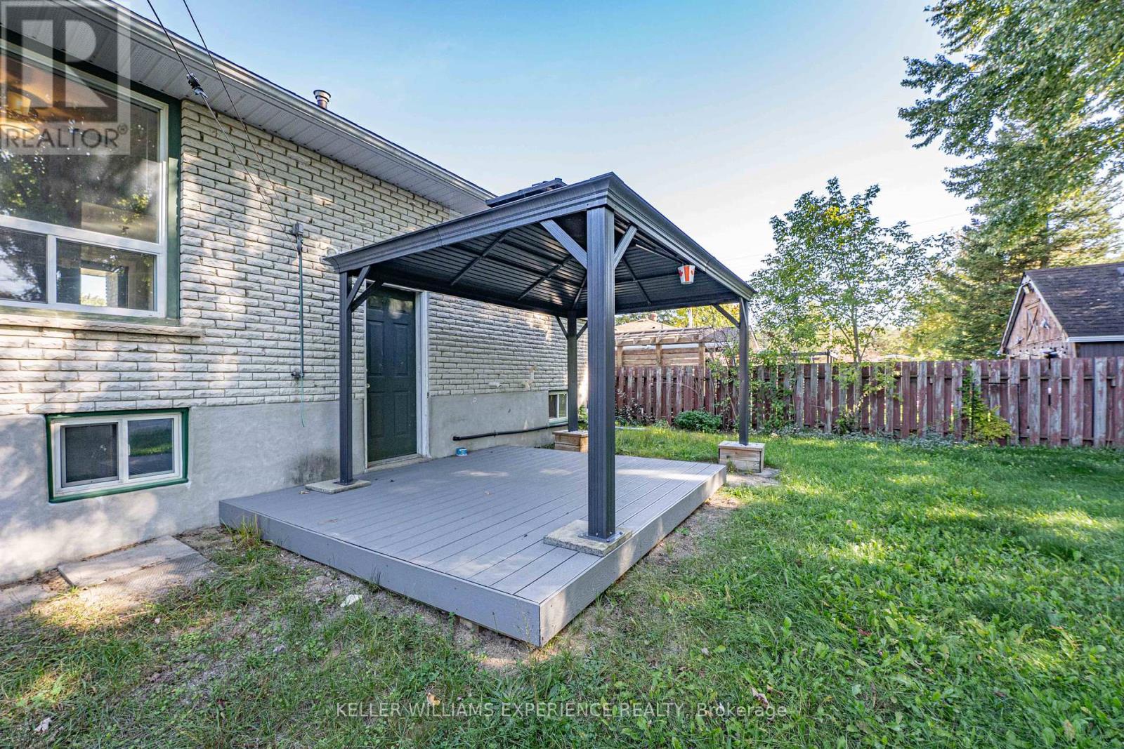 6 Sandsprings Crescent, Essa (Angus), Ontario  L0M 1B0 - Photo 26 - N12440864