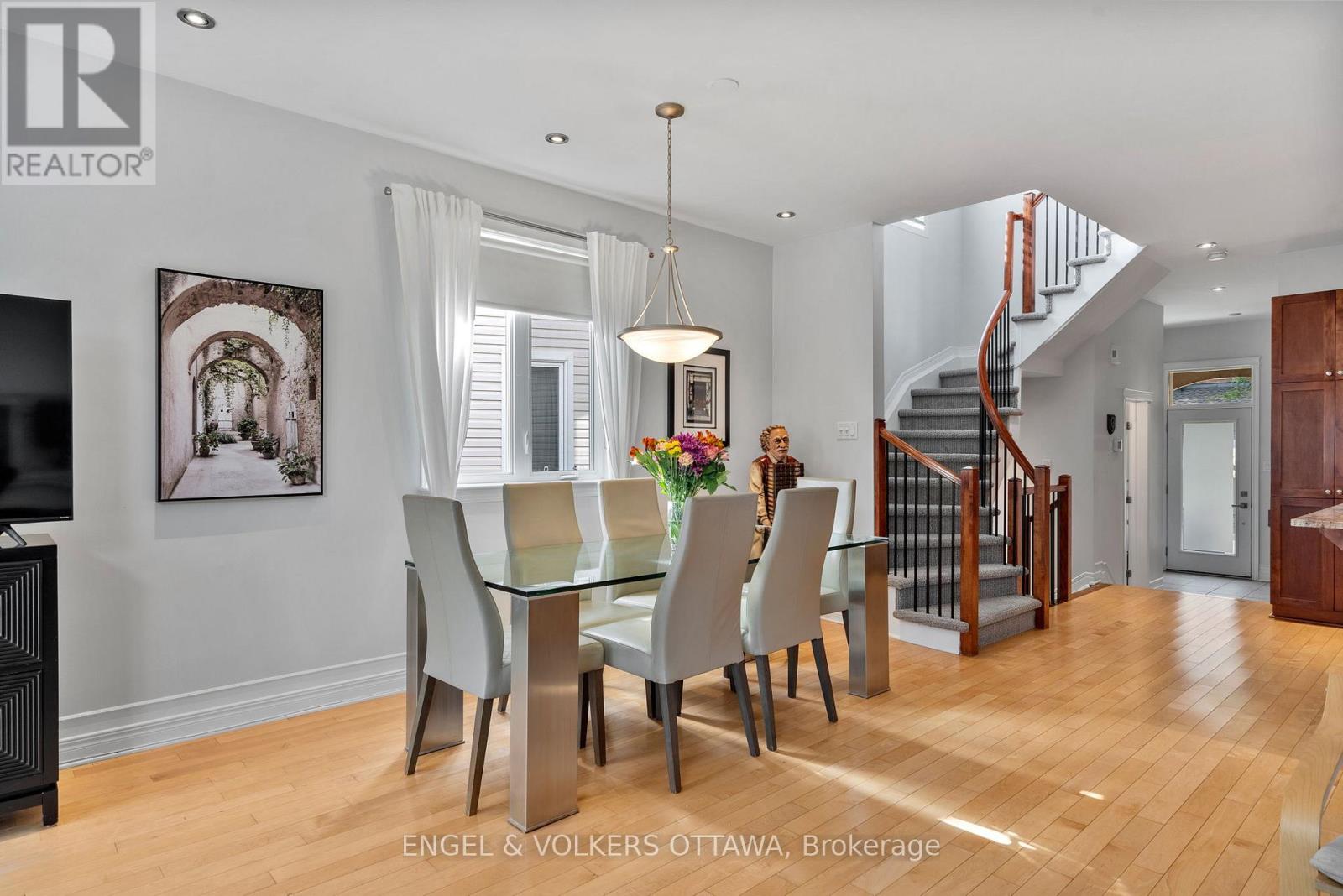 110 Encore Private, Ottawa, Ontario  K2E 0A2 - Photo 12 - X12440899