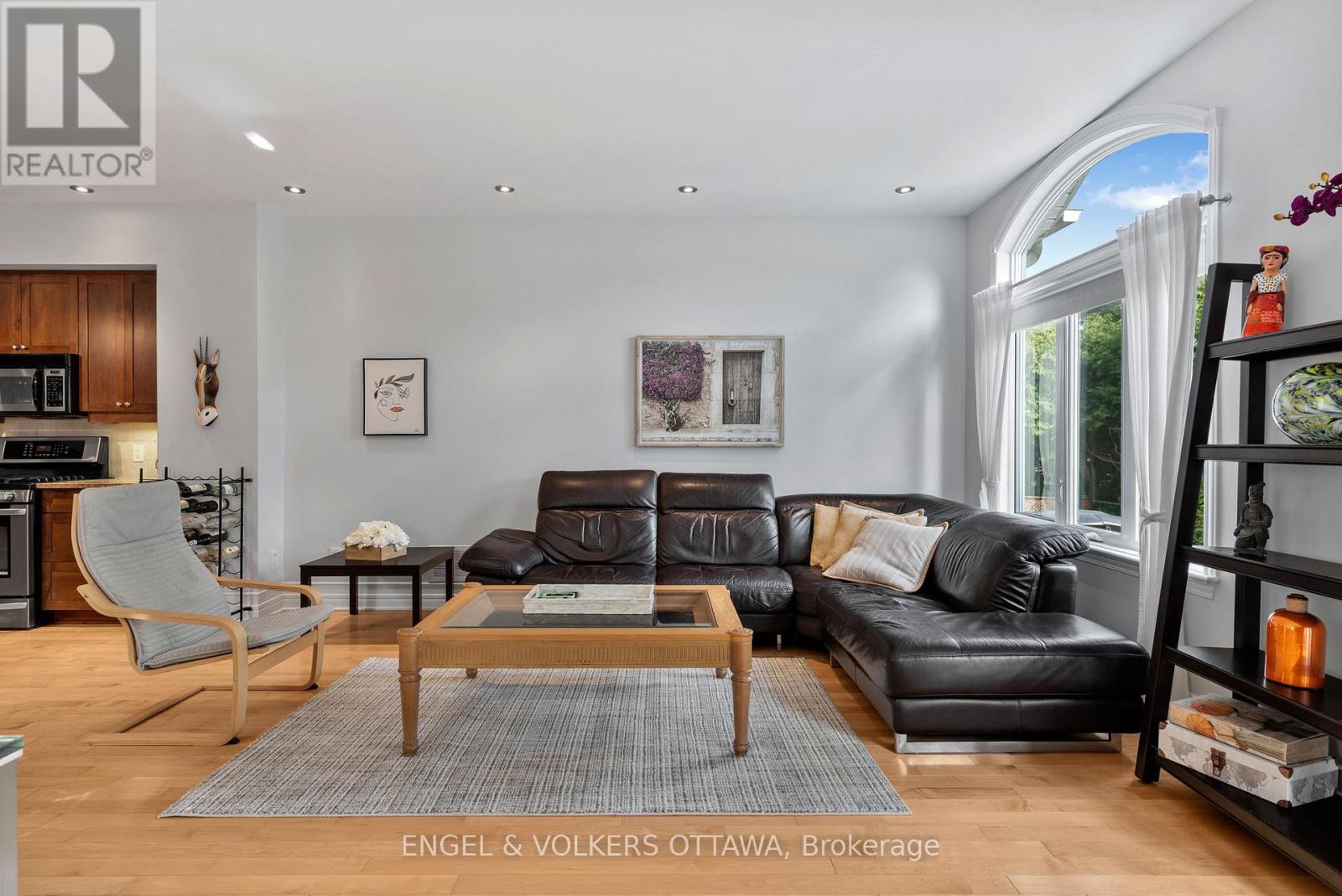 110 Encore Private, Ottawa, Ontario  K2E 0A2 - Photo 14 - X12440899
