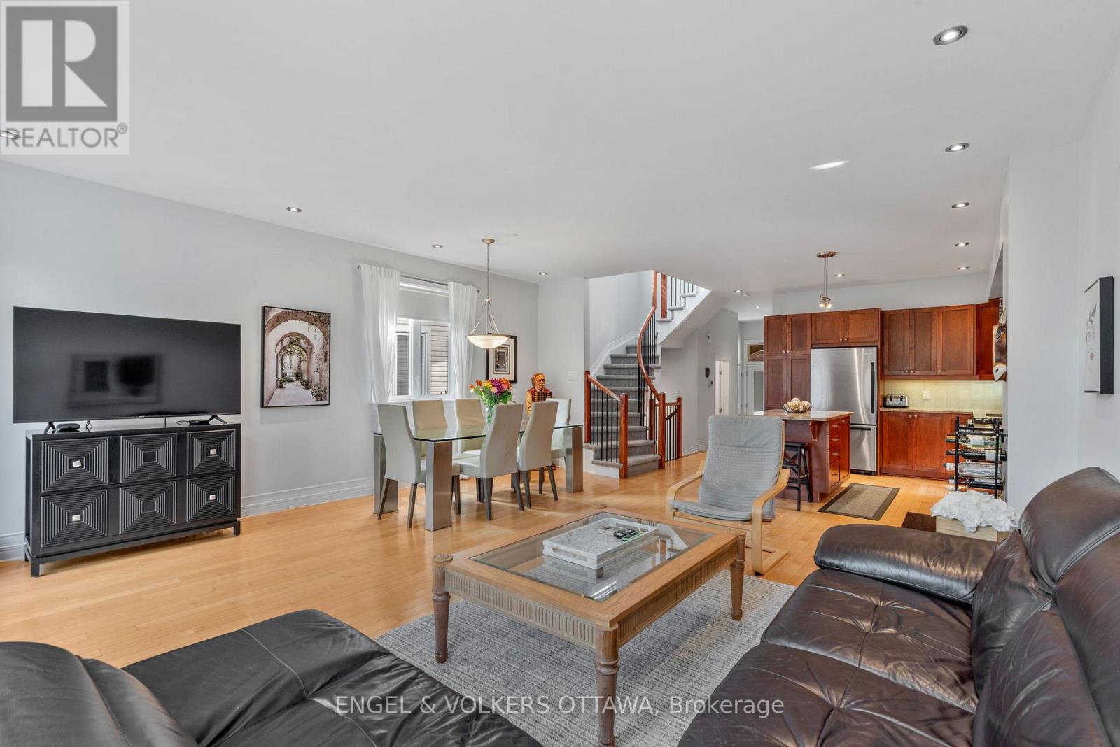 110 Encore Private, Ottawa, Ontario  K2E 0A2 - Photo 15 - X12440899