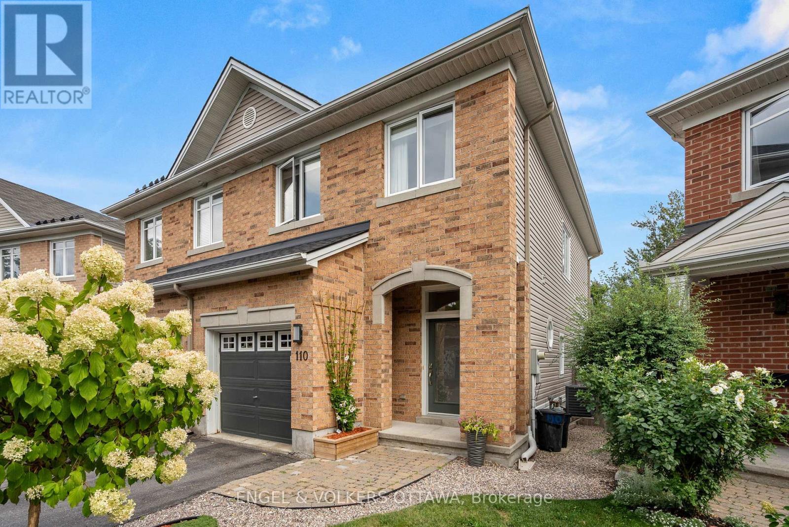 110 Encore Private, Ottawa, Ontario  K2E 0A2 - Photo 2 - X12440899