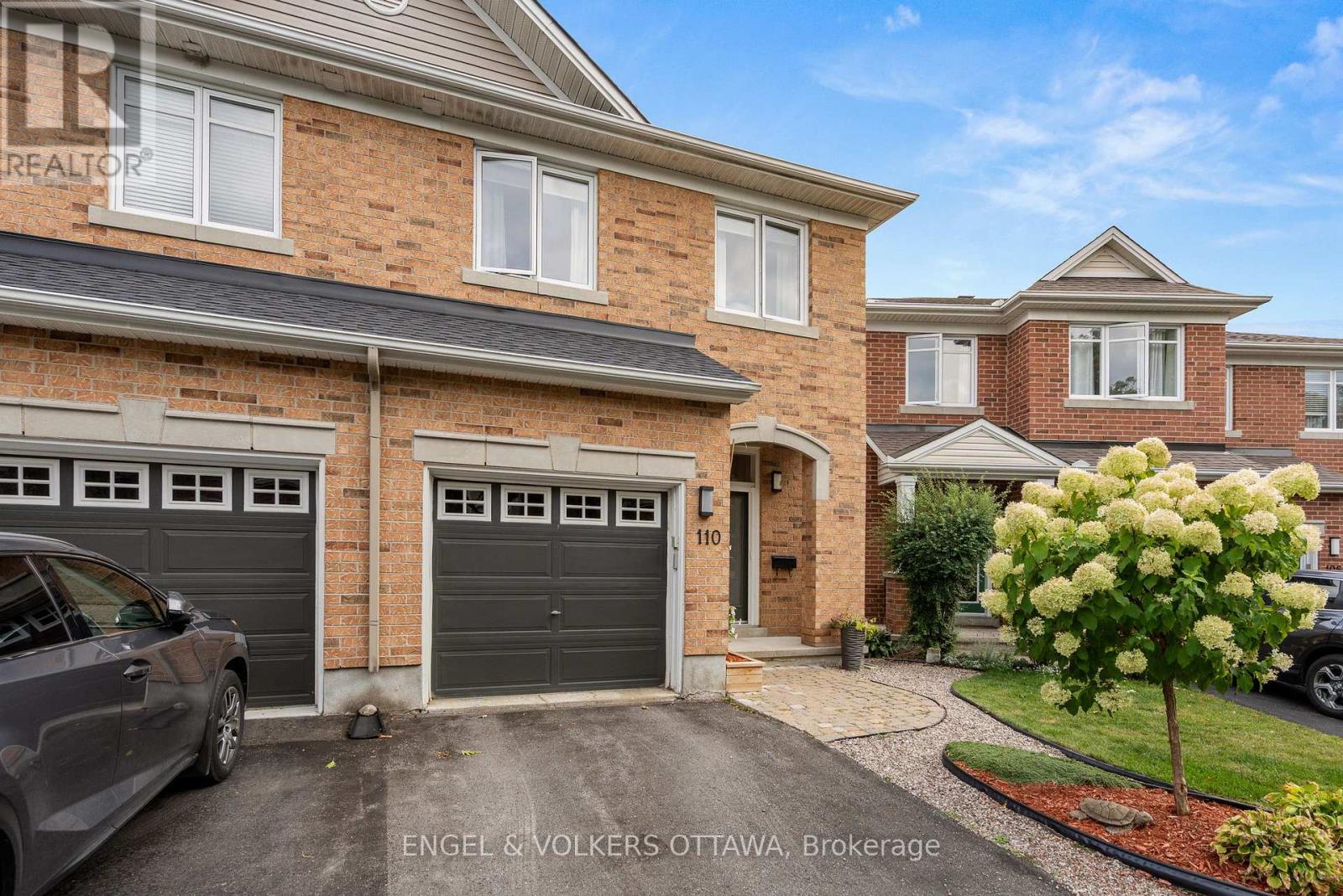 110 Encore Private, Ottawa, Ontario  K2E 0A2 - Photo 3 - X12440899