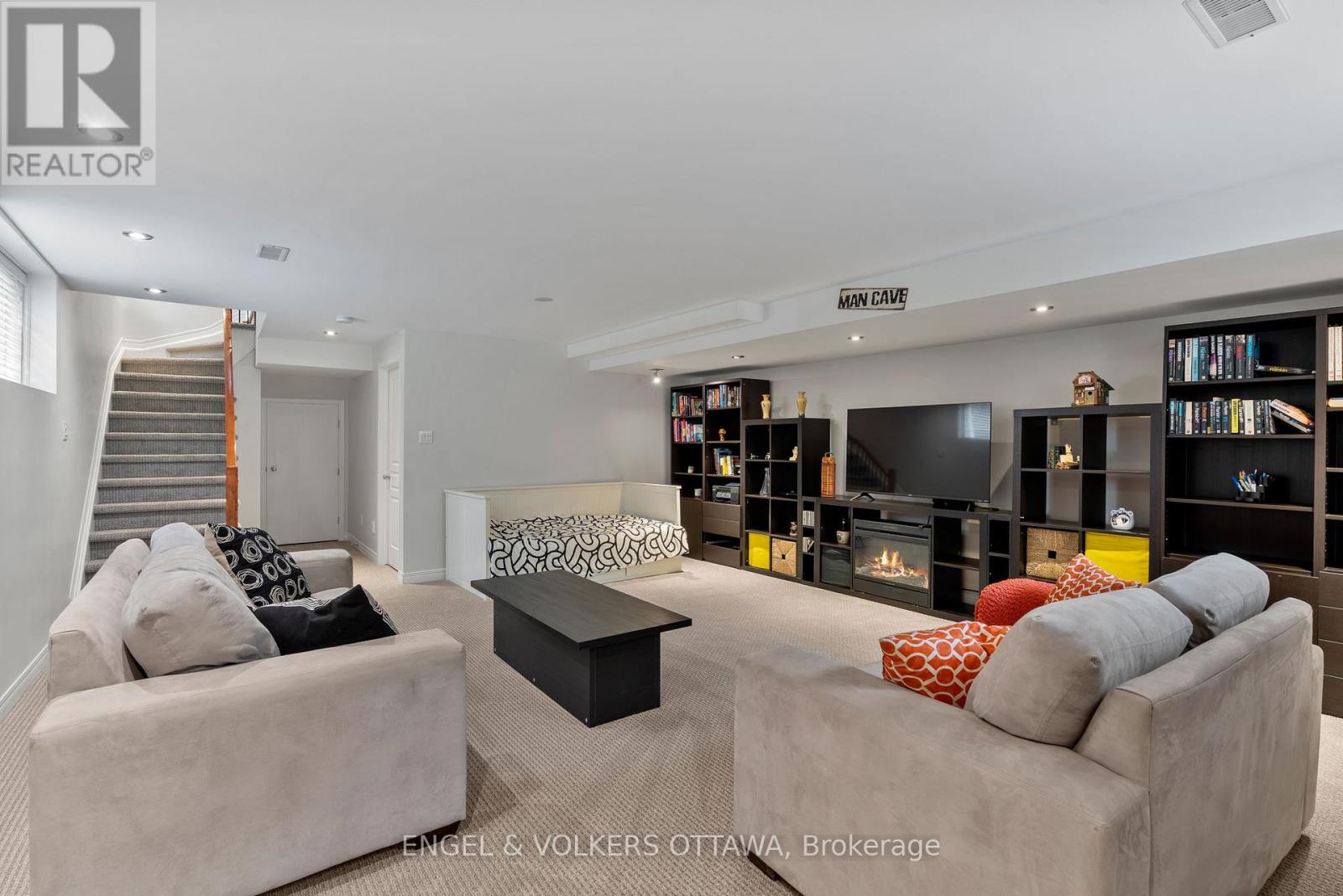 110 Encore Private, Ottawa, Ontario  K2E 0A2 - Photo 30 - X12440899