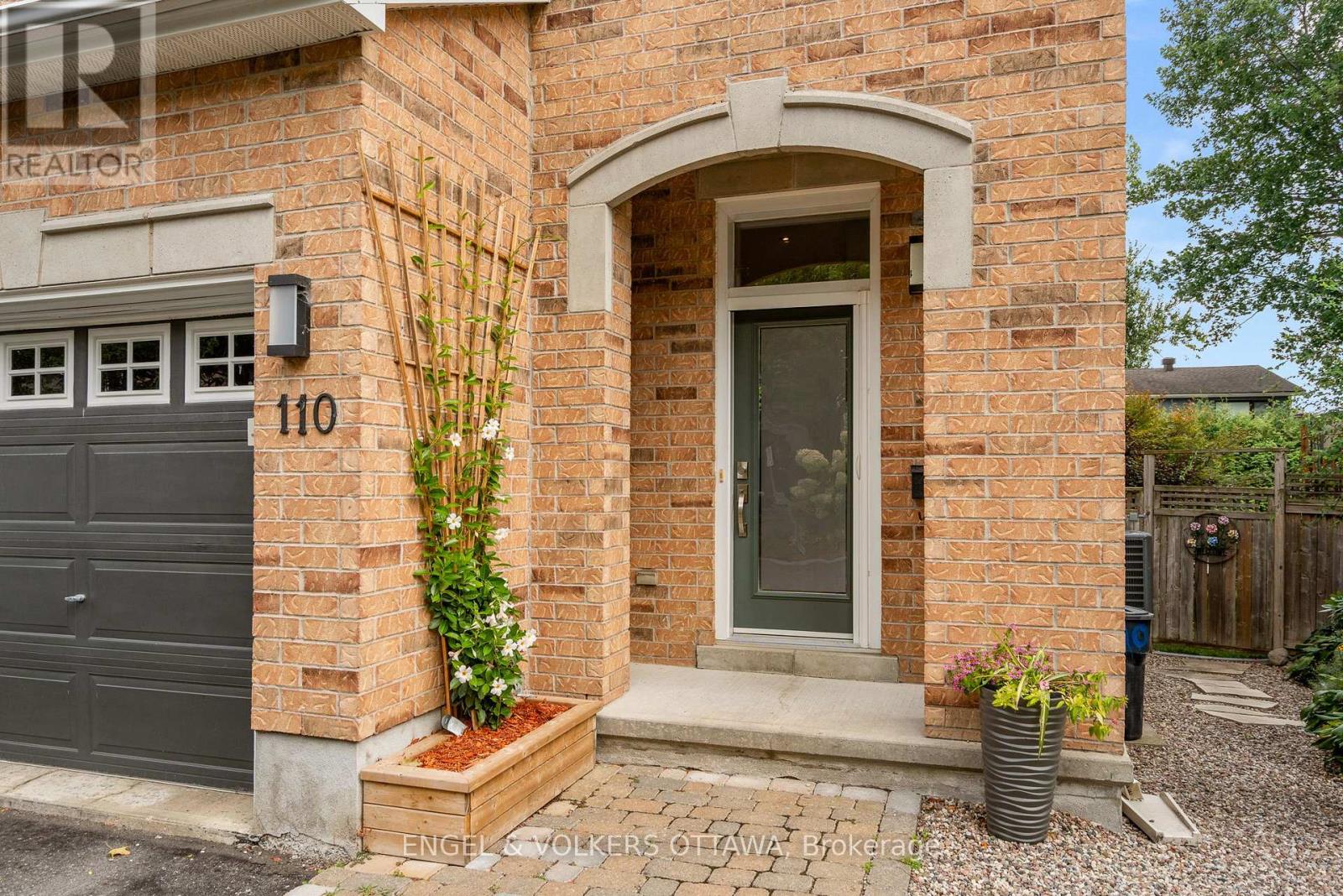 110 Encore Private, Ottawa, Ontario  K2E 0A2 - Photo 4 - X12440899