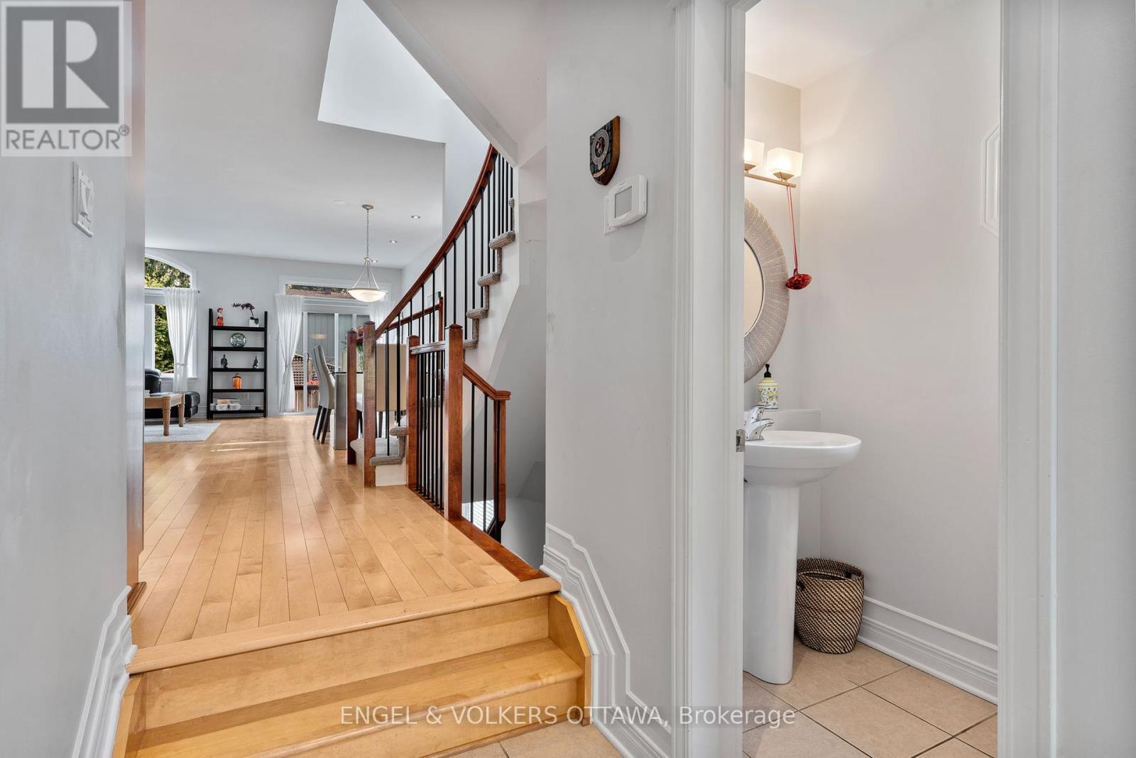 110 Encore Private, Ottawa, Ontario  K2E 0A2 - Photo 6 - X12440899