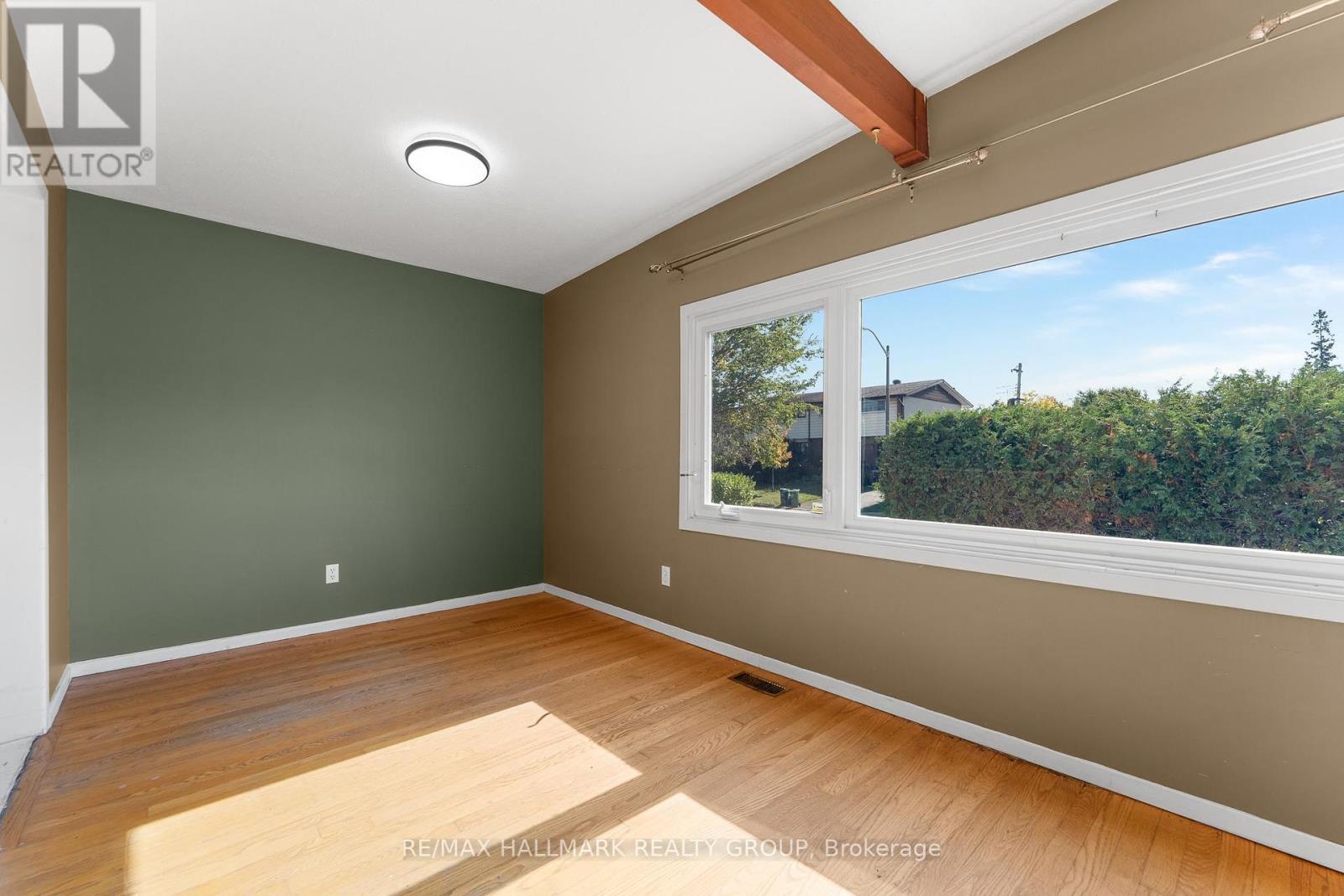 2437 Tupper Avenue, Ottawa, Ontario  K1G 1G6 - Photo 7 - X12440934
