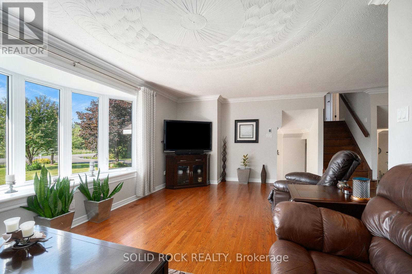 2278 Russland Road E, Russell, Ontario  K0A 3H0 - Photo 5 - X12440984