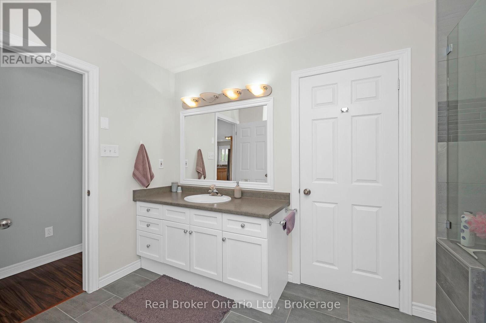 307 Brant County 18 Road, Brant, Ontario  N3T 5L9 - Photo 20 - X12440944
