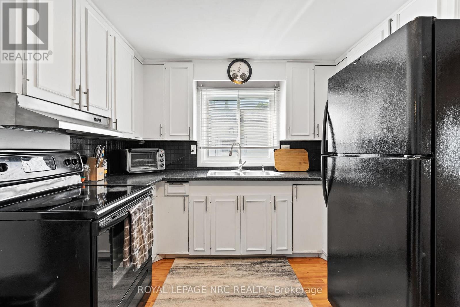 632 Steele Street, Port Colborne (Main Street), Ontario  L3K 4Y7 - Photo 10 - X12440866