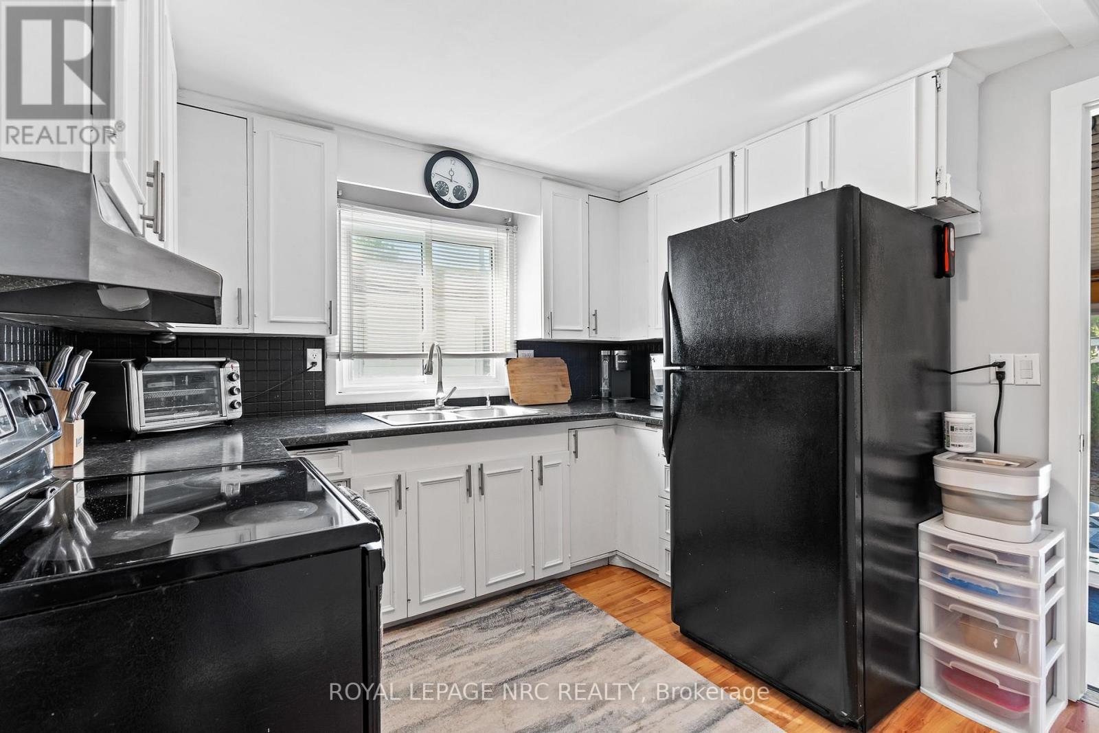 632 Steele Street, Port Colborne (Main Street), Ontario  L3K 4Y7 - Photo 11 - X12440866