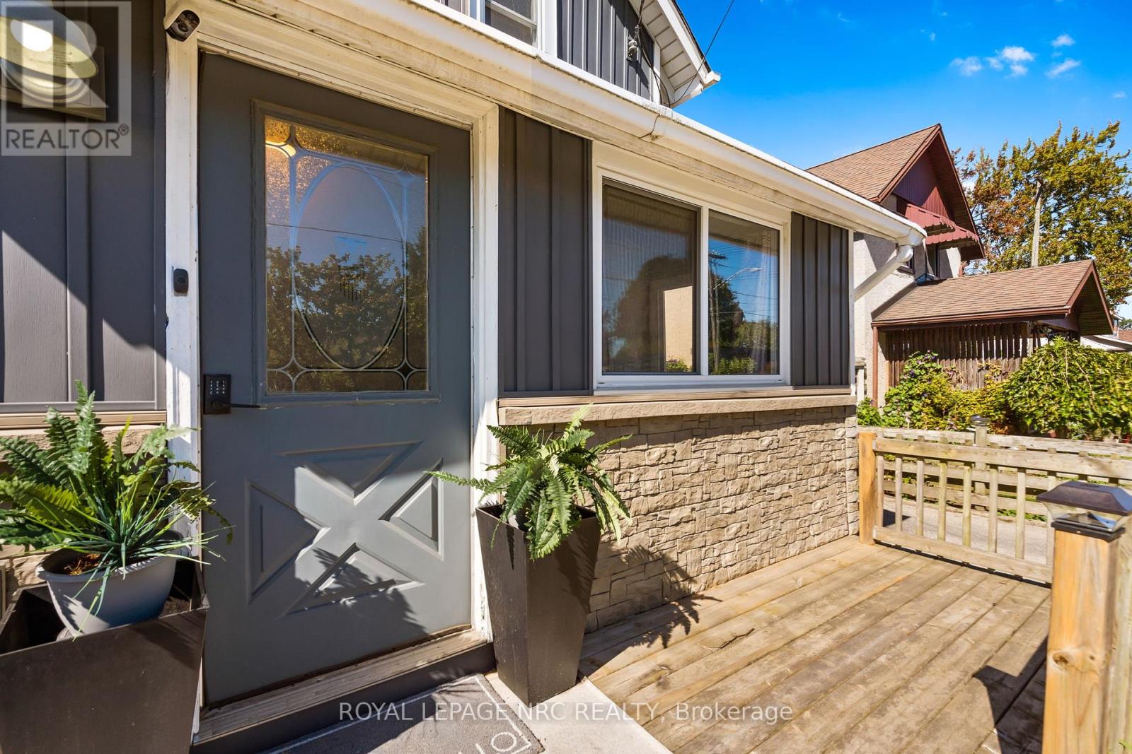 632 Steele Street, Port Colborne (Main Street), Ontario  L3K 4Y7 - Photo 2 - X12440866