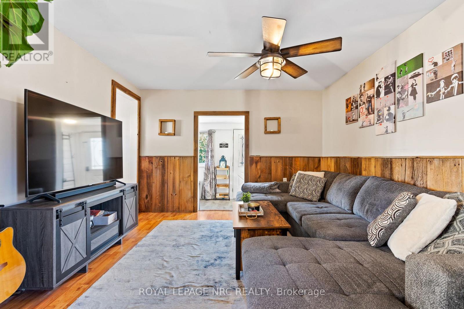 632 Steele Street, Port Colborne (Main Street), Ontario  L3K 4Y7 - Photo 5 - X12440866