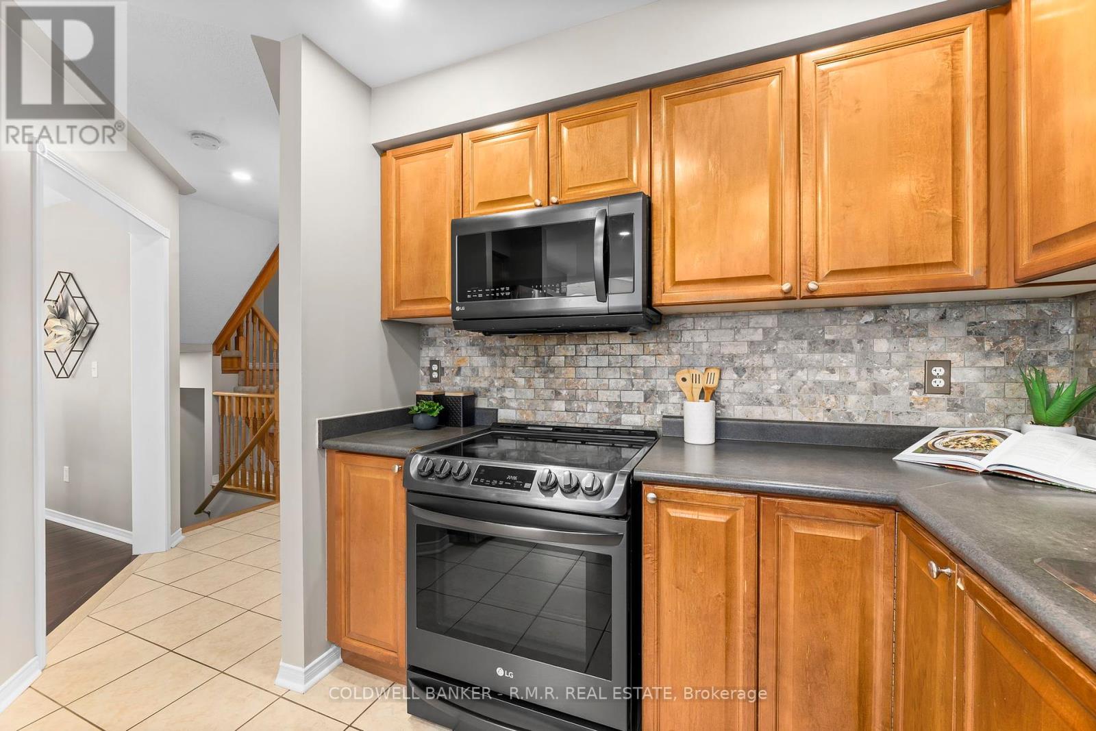 62 Ipswich Place, Whitby, Ontario  L1M 2K2 - Photo 13 - E12440483