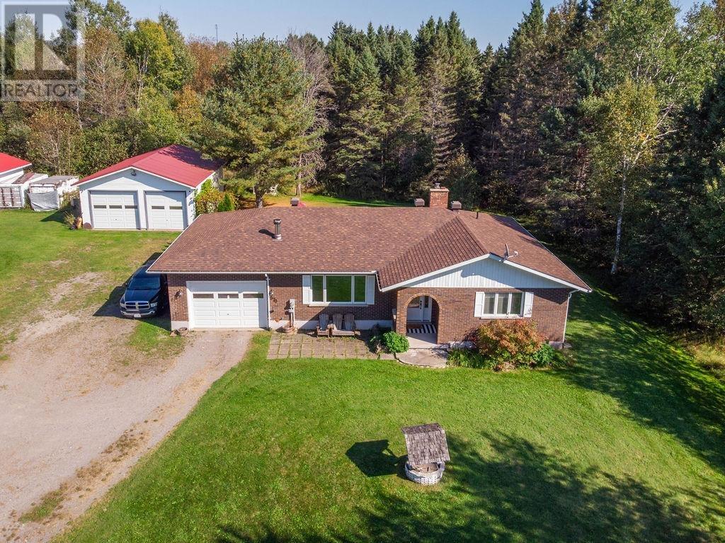 970 Town Line Rd, Sault Ste. Marie, Ontario  P6A 6K4 - Photo 2 - SM252837