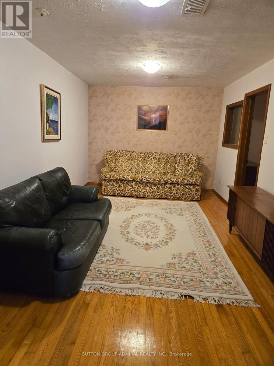 261 Epsom Downs Drive, Toronto, Ontario  M3M 1T3 - Photo 14 - W12440790