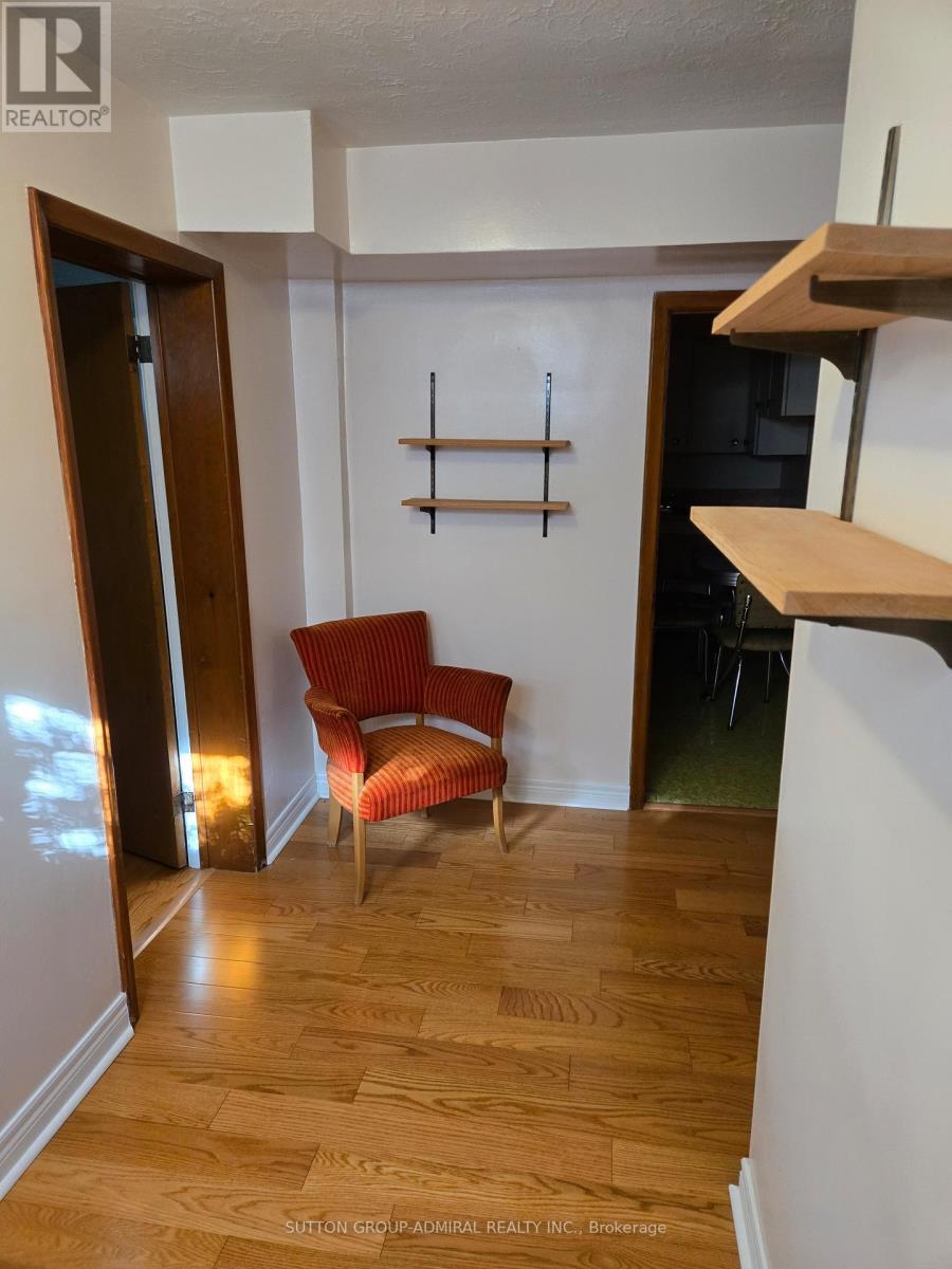 261 Epsom Downs Drive, Toronto, Ontario  M3M 1T3 - Photo 16 - W12440790